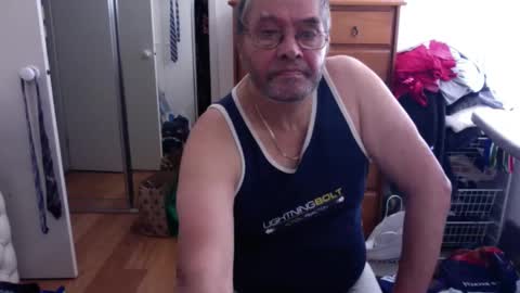 Snapshot of lennyfife chatting on December 1, 2024, 10:10 pm Pussylicker online show from December 1, 2024, 10:10 pm