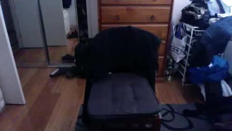 Snapshot of lennyfife chatting on October 17, 2025, 5:10 am Pussylicker online show from October 17, 2025, 5:10 am