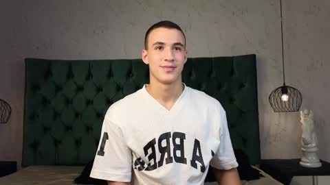 Snapshot of leo_delvey chatting on December 5, 2024, 1:25 am leo online show from December 5, 2024, 1:25 am