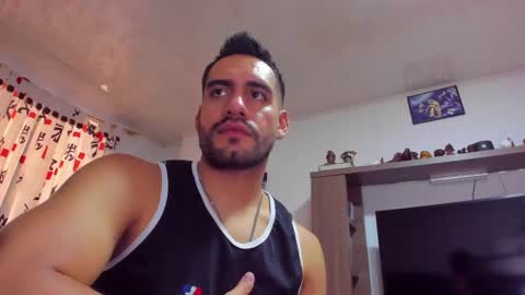 Snapshot of leon__hart chatting on December 17, 2024, 5:47 pm Leon Hart online show from December 17, 2024, 5:47 pm