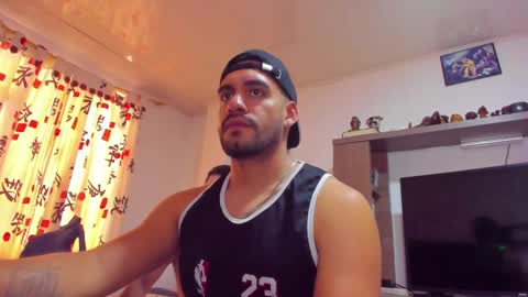 Snapshot of leon__hart chatting on December 18, 2024, 7:30 pm Leon Hart online show from December 18, 2024, 7:30 pm