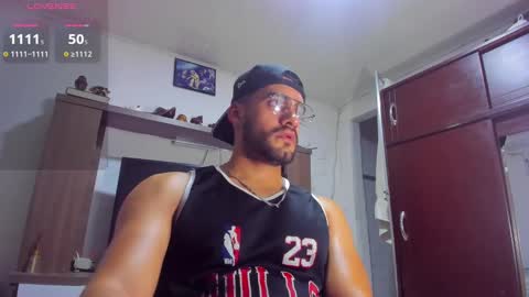 Snapshot of leon__hart chatting on December 21, 2024, 3:47 am Leon Hart online show from December 21, 2024, 3:47 am