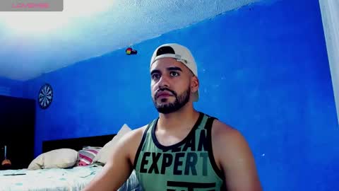 Snapshot of leon__hart chatting on January 2, 2025, 10:01 pm Leon Hart online show from January 2, 2025, 10:01 pm