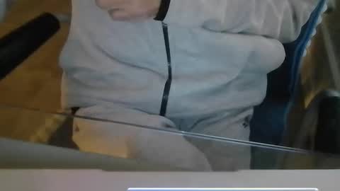 Snapshot of leoufdedingue chatting on October 20, 2025, 6:14 am CESTMOI75100 online show from October 20, 2025, 6:14 am