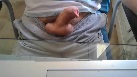 Snapshot of leoufdedingue chatting on October 21, 2025, 7:31 am CESTMOI75100 online show from October 21, 2025, 7:31 am