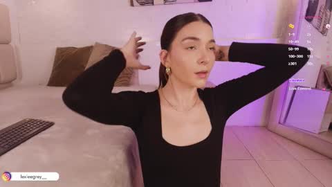 Snapshot of lexiee_grey_ chatting on March 5, 2025, 12:44 pm Lexie  online show from March 5, 2025, 12:44 pm