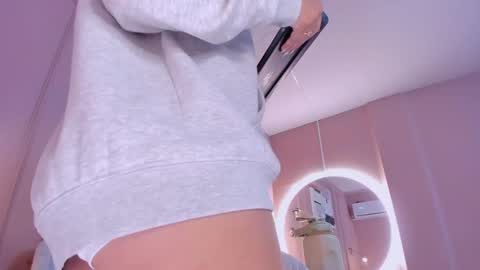 Snapshot of lia_ass chatting on February 23, 2025, 1:21 pm Liss 3 online show from February 23, 2025, 1:21 pm