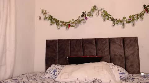 Snapshot of liaa_cute_ chatting on December 29, 2024, 12:20 am   lia  online show from December 29, 2024, 12:20 am