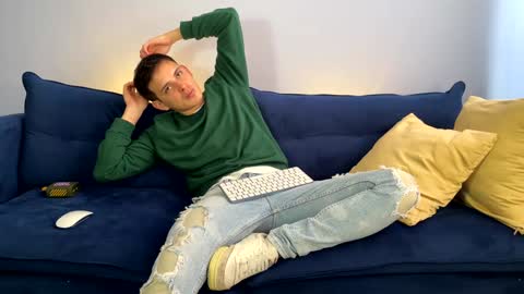 Snapshot of liam_enzho chatting on February 7, 2025, 3:30 pm Liam online show from February 7, 2025, 3:30 pm