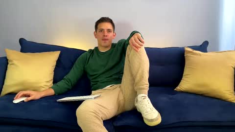 Snapshot of liam_enzho chatting on February 12, 2025, 2:43 pm Liam online show from February 12, 2025, 2:43 pm