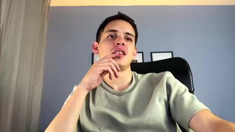 Snapshot of liam_enzho chatting on February 14, 2025, 2:18 am Liam online show from February 14, 2025, 2:18 am