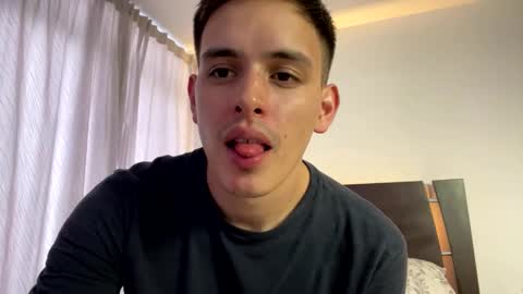 Snapshot of liam_enzho chatting on March 2, 2025, 9:43 pm Liam online show from March 2, 2025, 9:43 pm