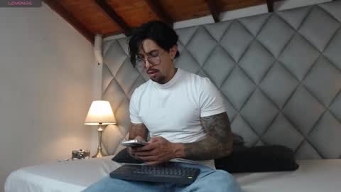 Snapshot of liam_espinoza chatting on October 19, 2025, 7:47 pm Liam Espinoza online show from October 19, 2025, 7:47 pm