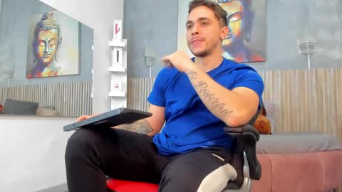 Snapshot of liam_walk chatting on January 8, 2025, 11:09 pm Liam online show from January 8, 2025, 11:09 pm