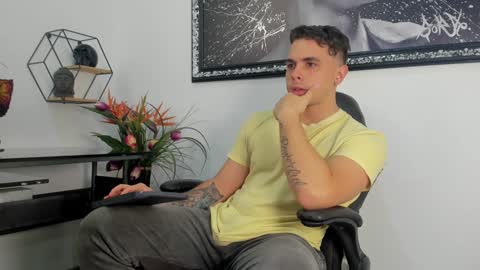 Snapshot of liam_walk chatting on January 13, 2025, 2:11 pm Liam online show from January 13, 2025, 2:11 pm