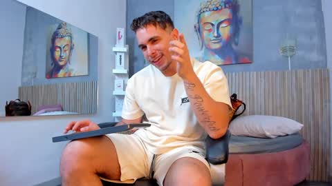 Snapshot of liam_walk chatting on January 19, 2025, 7:04 pm Liam online show from January 19, 2025, 7:04 pm