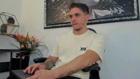 Snapshot of liam_walk chatting on January 22, 2025, 1:11 pm Liam online show from January 22, 2025, 1:11 pm