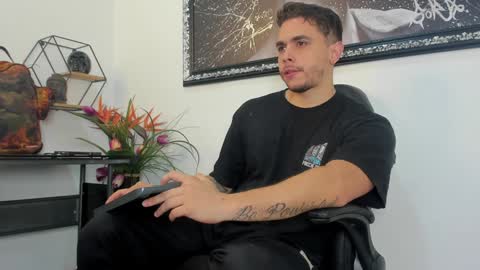 Snapshot of liam_walk chatting on January 23, 2025, 2:17 pm Liam online show from January 23, 2025, 2:17 pm