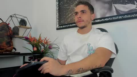 Snapshot of liam_walk chatting on January 27, 2025, 12:05 pm Liam online show from January 27, 2025, 12:05 pm