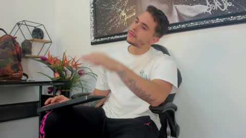 Snapshot of liam_walk chatting on January 27, 2025, 3:07 pm Liam online show from January 27, 2025, 3:07 pm