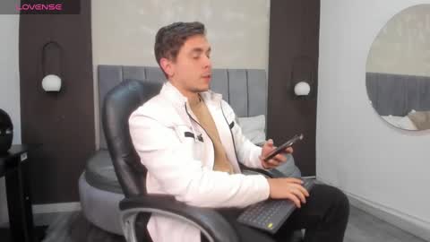 Snapshot of liam_walk chatting on March 8, 2025, 4:45 am Liam online show from March 8, 2025, 4:45 am