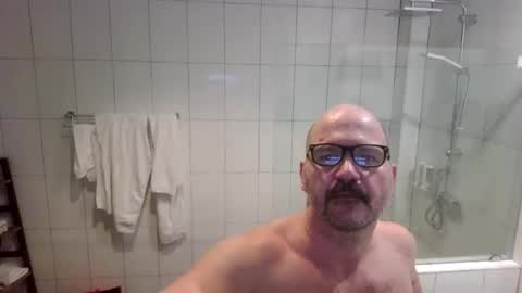 Snapshot of libertarians1972 chatting on October 15, 2025, 8:14 am Cockcentric online show from October 15, 2025, 8:14 am