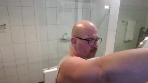 Snapshot of libertarians1972 chatting on October 22, 2025, 10:15 am Cockcentric online show from October 22, 2025, 10:15 am