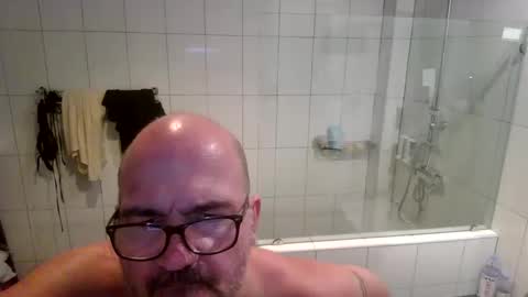 Snapshot of libertarians1972 chatting on October 27, 2025, 9:24 am Cockcentric online show from October 27, 2025, 9:24 am