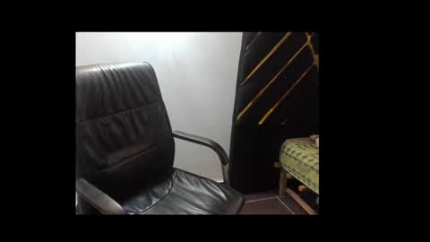 Snapshot of lick_pussyjuice chatting on February 17, 2025, 4:53 am kimani online show from February 17, 2025, 4:53 am