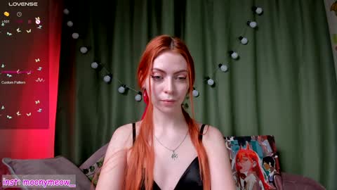 Snapshot of lika_moon chatting on January 8, 2025, 4:44 am Lika online show from January 8, 2025, 4:44 am