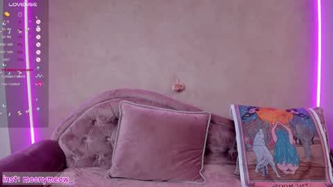 Snapshot of lika_moon chatting on February 24, 2025, 8:38 am Lika online show from February 24, 2025, 8:38 am