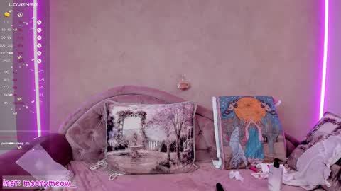 Snapshot of lika_moon chatting on February 25, 2025, 8:58 am Lika online show from February 25, 2025, 8:58 am