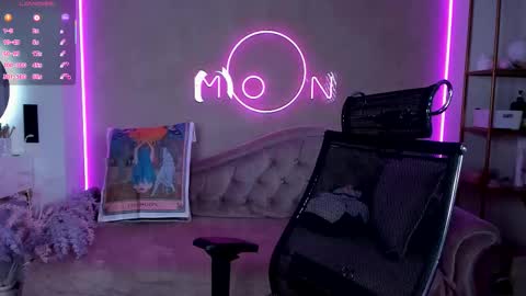 Snapshot of lika_moon chatting on October 6, 2025, 1:58 am Lika online show from October 6, 2025, 1:58 am