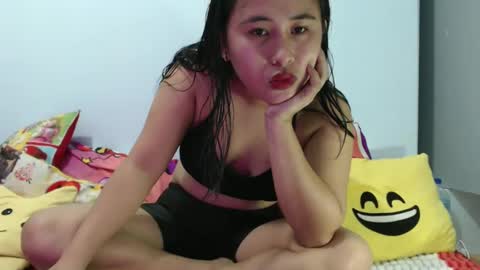 Snapshot of lil_sweetgirl4u chatting on February 12, 2025, 2:45 am lil_sweetgirl4u online show from February 12, 2025, 2:45 am