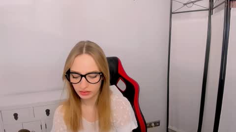 Snapshot of liladesire chatting on February 11, 2025, 4:24 pm LiliaDesire online show from February 11, 2025, 4:24 pm