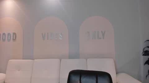 Snapshot of lilawest chatting on February 26, 2025, 6:11 pm Lila West online show from February 26, 2025, 6:11 pm