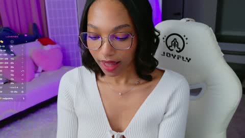 Snapshot of lileviemarie chatting on December 20, 2024, 2:08 am evie online show from December 20, 2024, 2:08 am