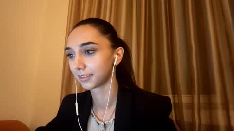 Snapshot of lilihalvorsen chatting on September 24, 2025, 10:13 pm Lina online show from September 24, 2025, 10:13 pm