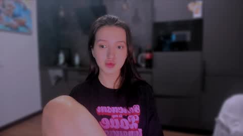 Snapshot of lililaluna chatting on January 30, 2025, 6:10 pm             ...  online show from January 30, 2025, 6:10 pm