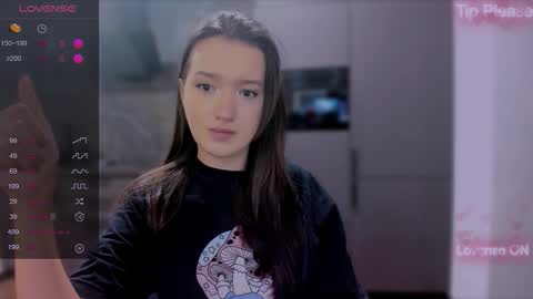 Snapshot of lililaluna chatting on September 29, 2025, 8:13 pm             ...  online show from September 29, 2025, 8:13 pm