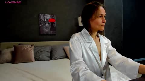 Snapshot of lillian_white1 chatting on February 25, 2025, 3:05 pm lillian_white1 online show from February 25, 2025, 3:05 pm