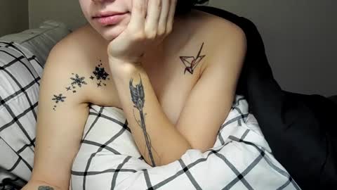 Snapshot of lilly49547 chatting on December 16, 2024, 4:16 pm Lilly online show from December 16, 2024, 4:16 pm