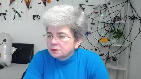 Lilu online show from October 17, 2025, 5:32 am