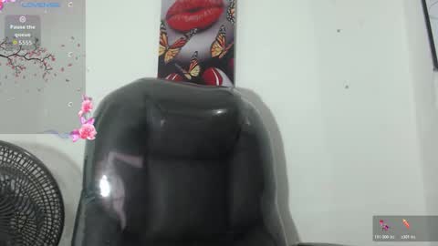 Snapshot of lily_jone chatting on October 20, 2025, 3:23 pm LILY online show from October 20, 2025, 3:23 pm
