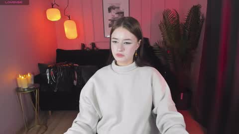 Snapshot of lily_moonlight chatting on December 20, 2024, 2:05 pm Lily online show from December 20, 2024, 2:05 pm