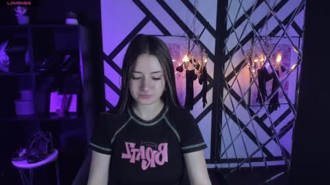 Snapshot of lily_moonlight chatting on January 25, 2025, 7:17 am Lily online show from January 25, 2025, 7:17 am