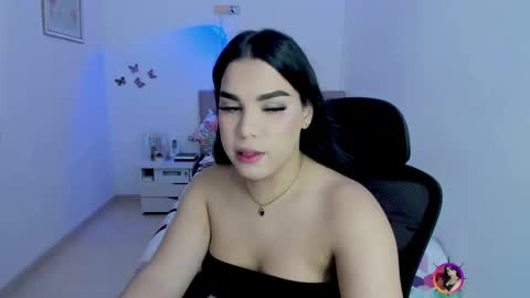 Snapshot of linda_zaam8386 chatting on October 27, 2025, 5:50 pm   online show from October 27, 2025, 5:50 pm