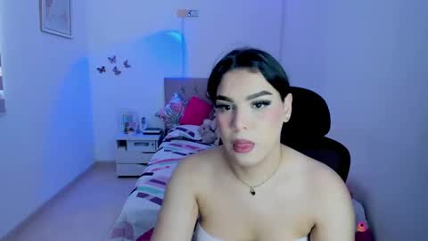 Snapshot of linda_zaam8386 chatting on October 28, 2025, 7:05 pm   online show from October 28, 2025, 7:05 pm