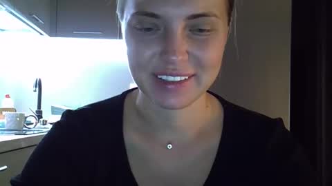 Anna online show from September 12, 2025, 4:07 pm