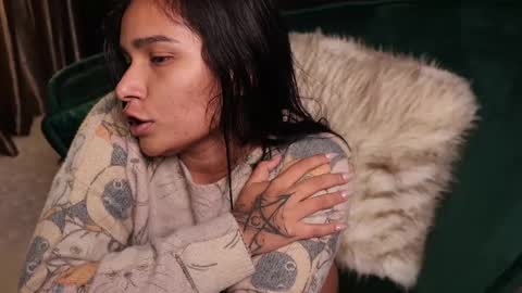 Snapshot of lireesa chatting on December 21, 2024, 6:09 am Lire online show from December 21, 2024, 6:09 am